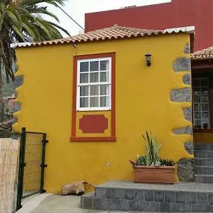 https://casa-basilisa-capote.in-canary-islands.com